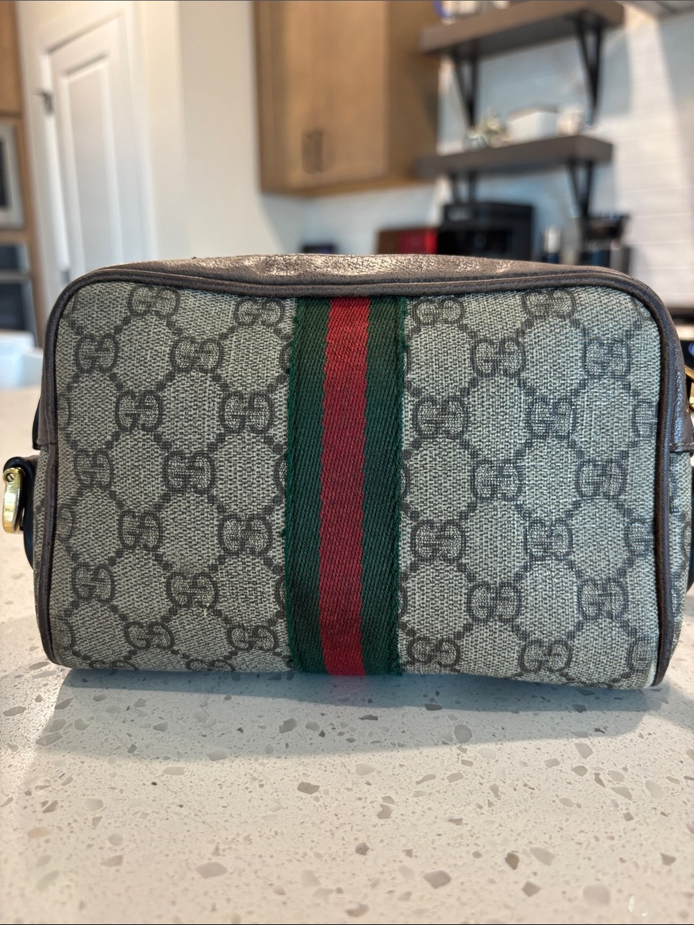👄Gucci GG Supreme Crossbody Bag - Picture 12 of 16